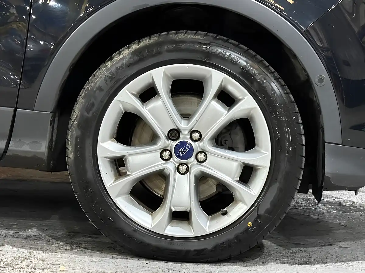 Used 2013 Ford Kuga Titanium Black - Interior and Exterior details 13