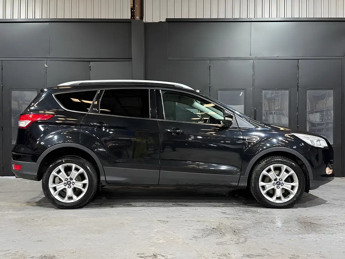 Used 2013 Ford Kuga Titanium Black - Interior and Exterior details 4