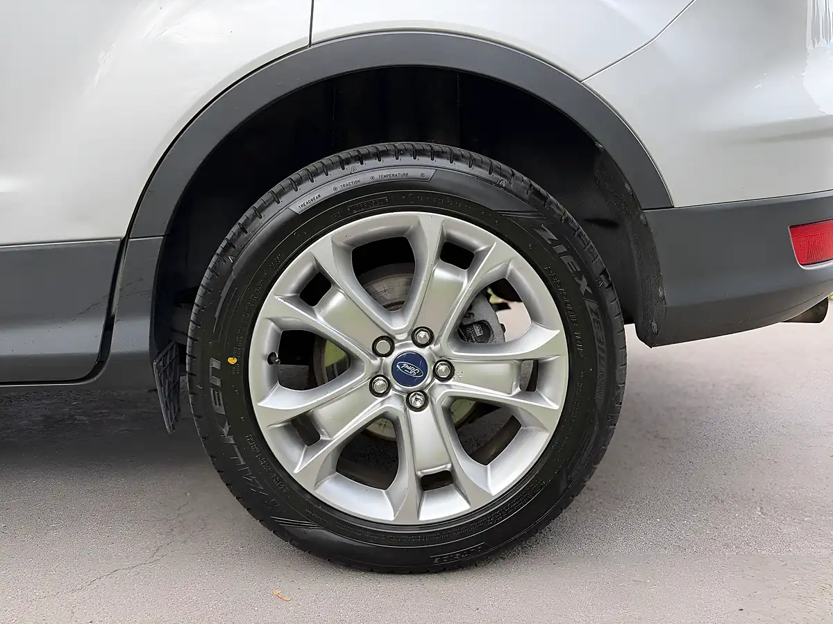 Used 2013 Ford Kuga Titanium Silver - Interior and Exterior details 11