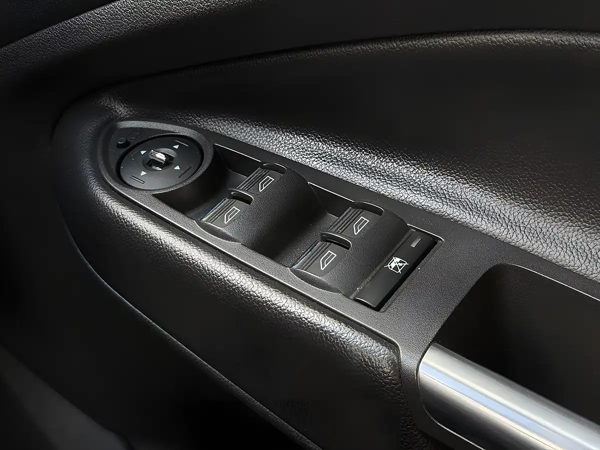 Used 2013 Ford Kuga Titanium Silver - Interior and Exterior details 18