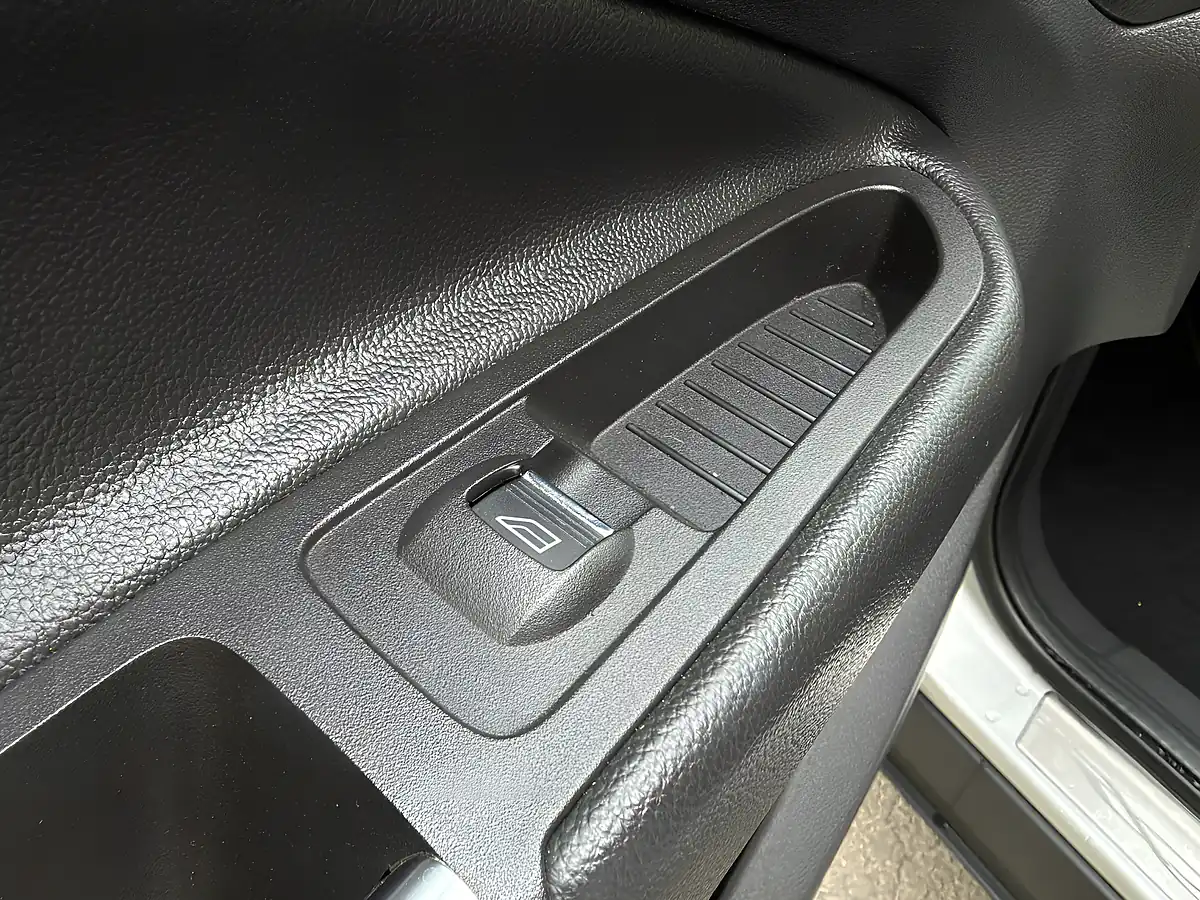 Used 2013 Ford Kuga Titanium Silver - Interior and Exterior details 20