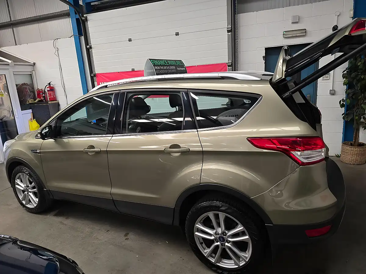 Used 2013 Ford Kuga Titanium X Green - Interior and Exterior details 12