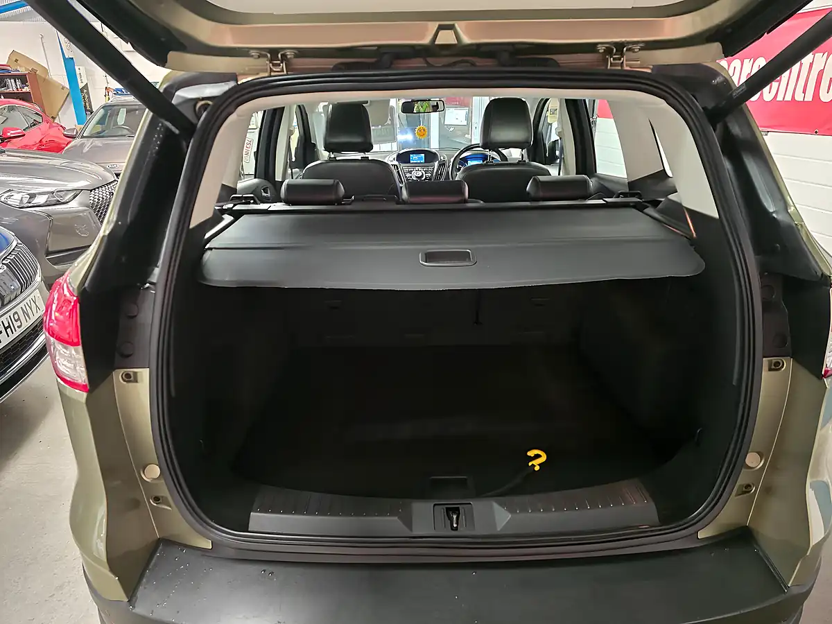 Used 2013 Ford Kuga Titanium X Green - Interior and Exterior details 15