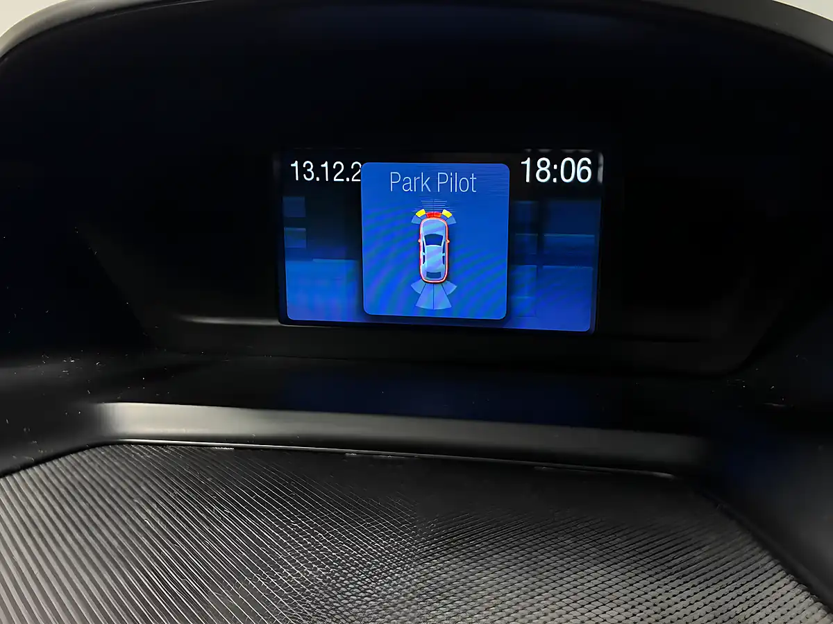 Used 2013 Ford Kuga Titanium X Magnetic Grey - Interior and Exterior details 17