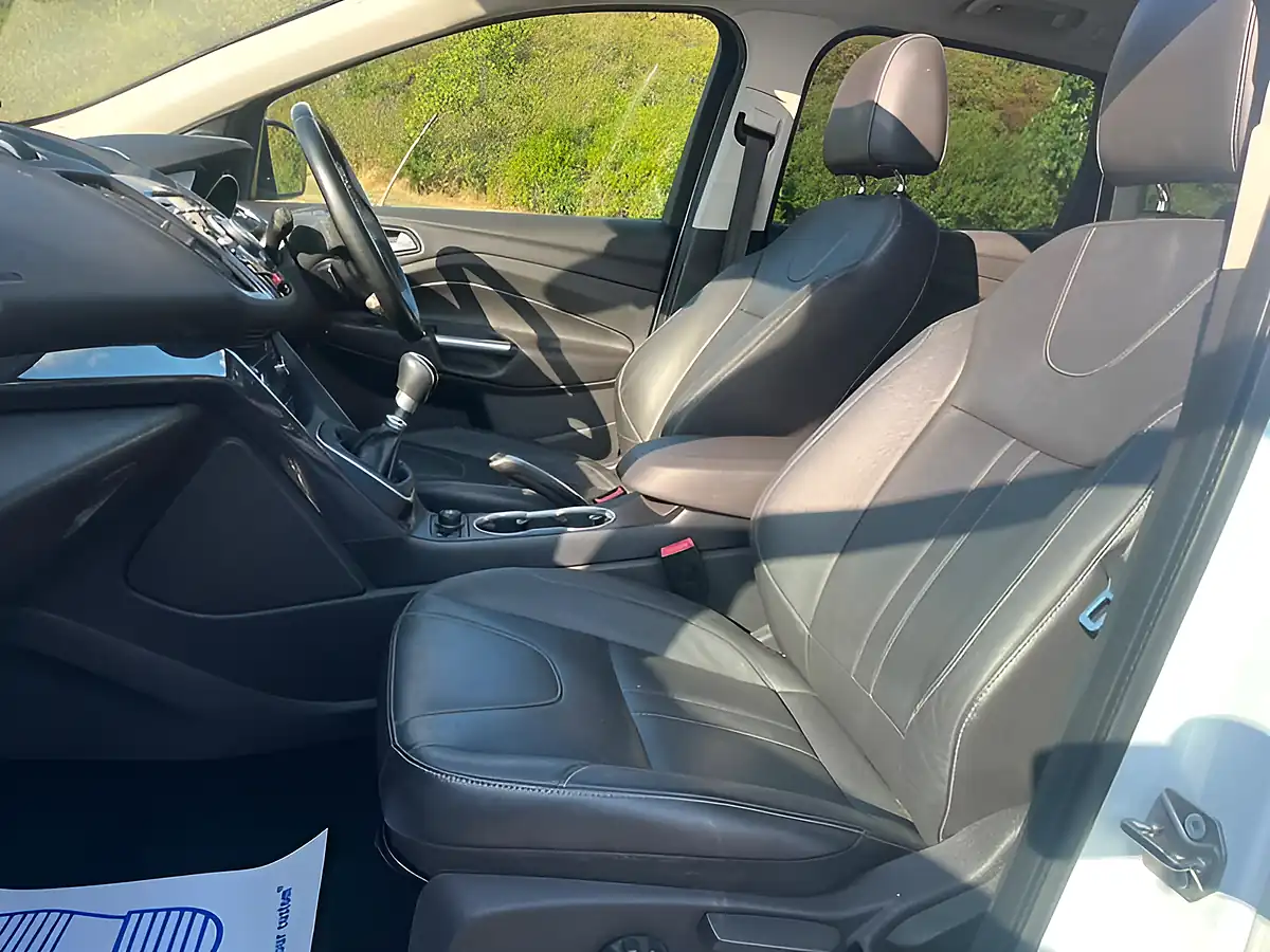 Used 2013 Ford Kuga Titanium X White - Interior and Exterior details 7