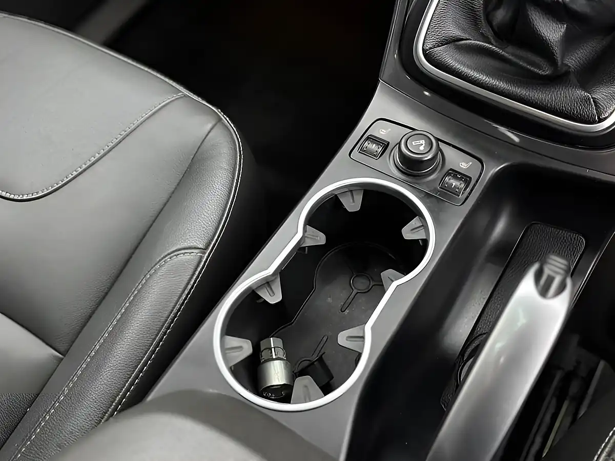 Used 2013 Ford Kuga Titanium X White - Interior and Exterior details 11