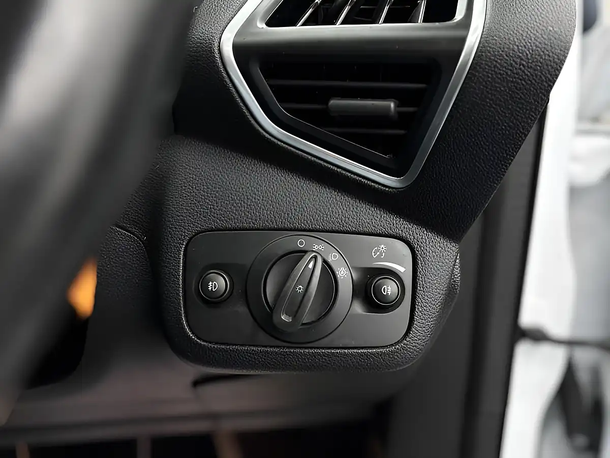 Used 2013 Ford Kuga Titanium X White - Interior and Exterior details 13
