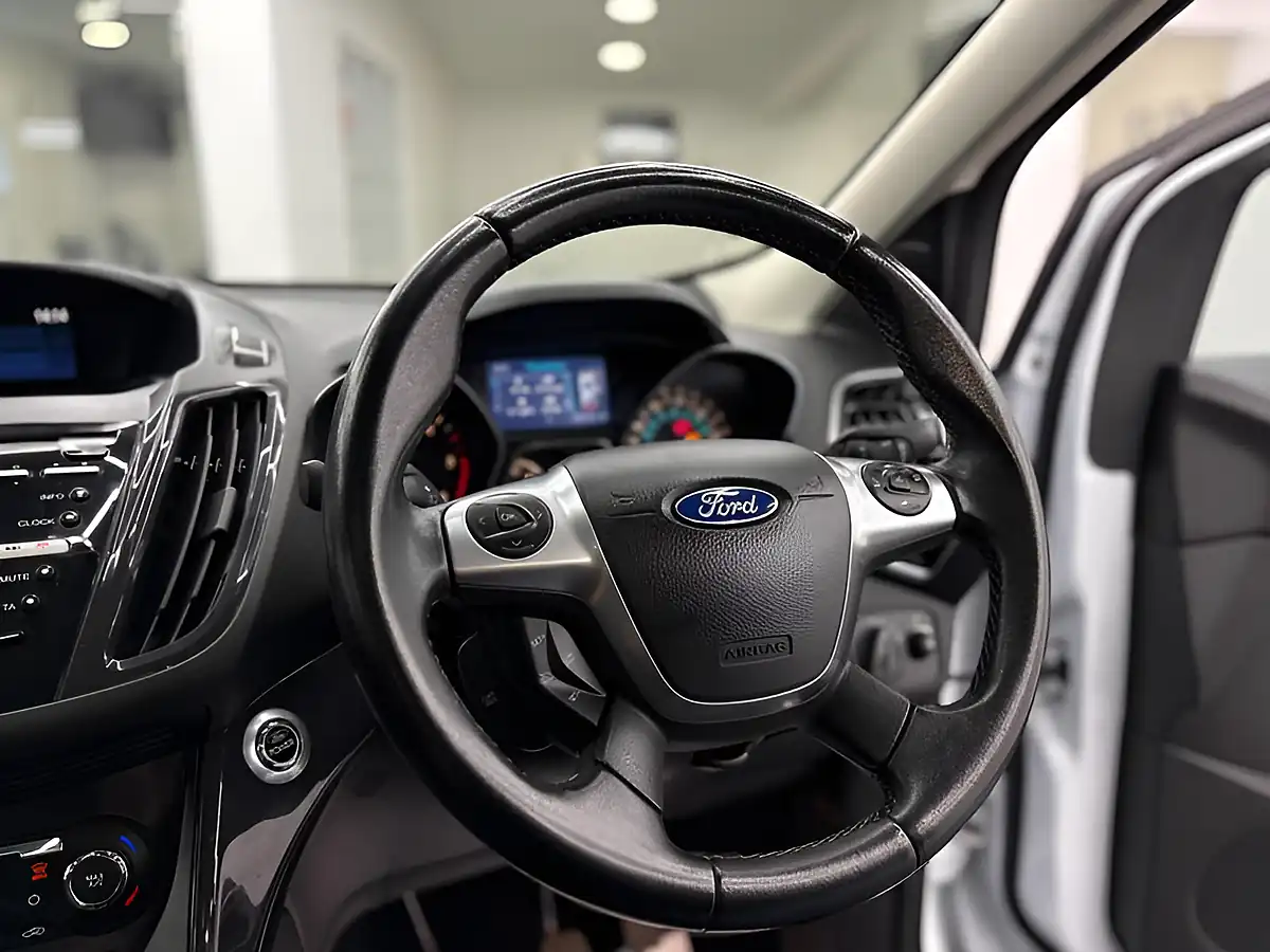 Used 2013 Ford Kuga Titanium X White - Interior and Exterior details 17