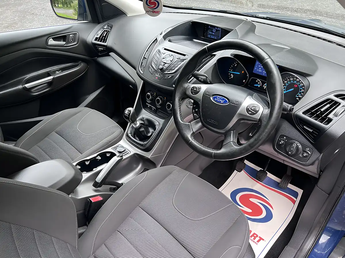 Used 2013 Ford Kuga Zetec Blue - Interior and Exterior details 12