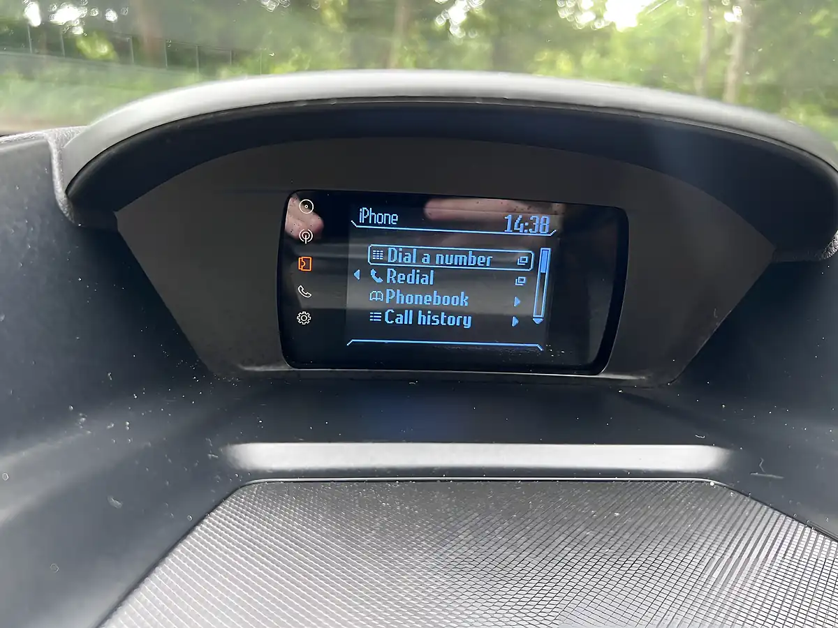 Used 2013 Ford Kuga Zetec Blue - Interior and Exterior details 15