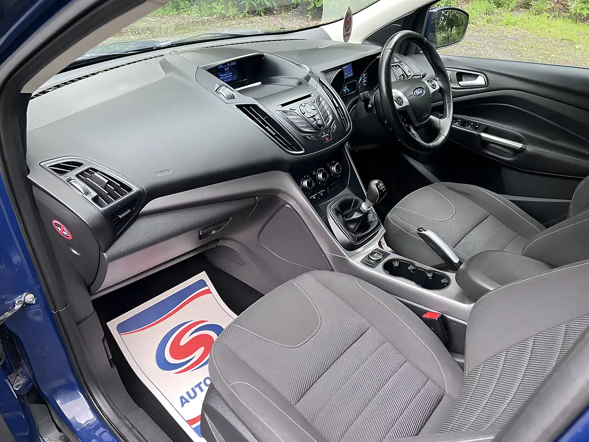 Used 2013 Ford Kuga Zetec Blue - Interior and Exterior details 18