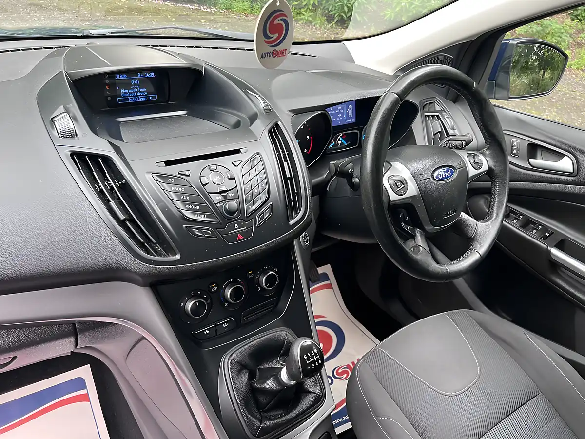 Used 2013 Ford Kuga Zetec Blue - Interior and Exterior details 19