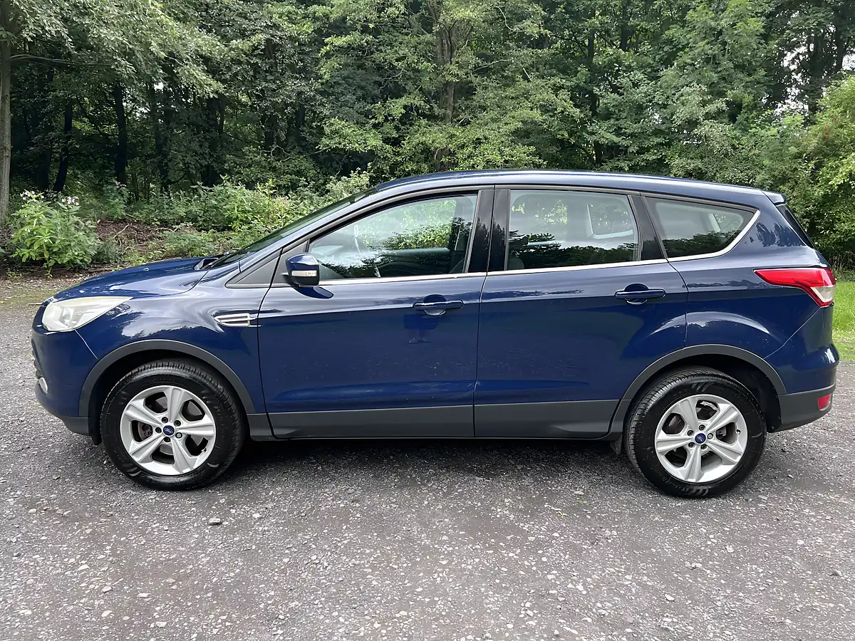 Used 2013 Ford Kuga Zetec Blue - Interior and Exterior details 3