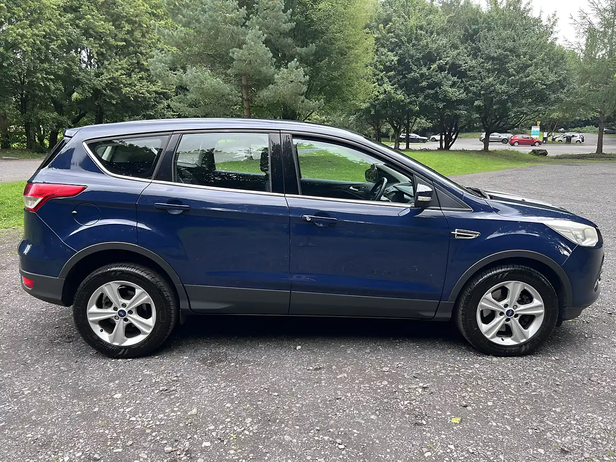 Used 2013 Ford Kuga Zetec Blue - Interior and Exterior details 7