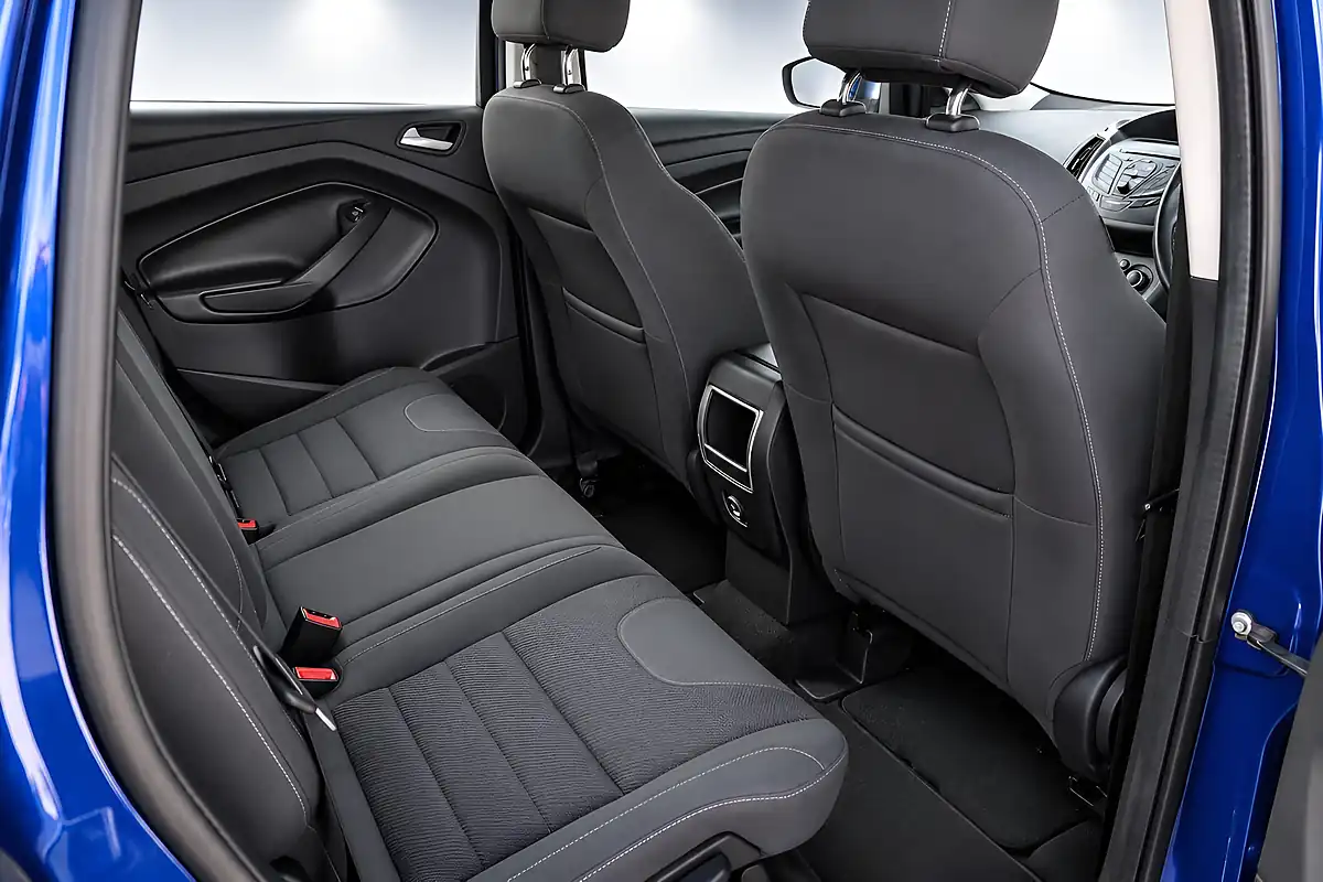 Used 2013 Ford Kuga Zetec Blue - Interior and Exterior details 19