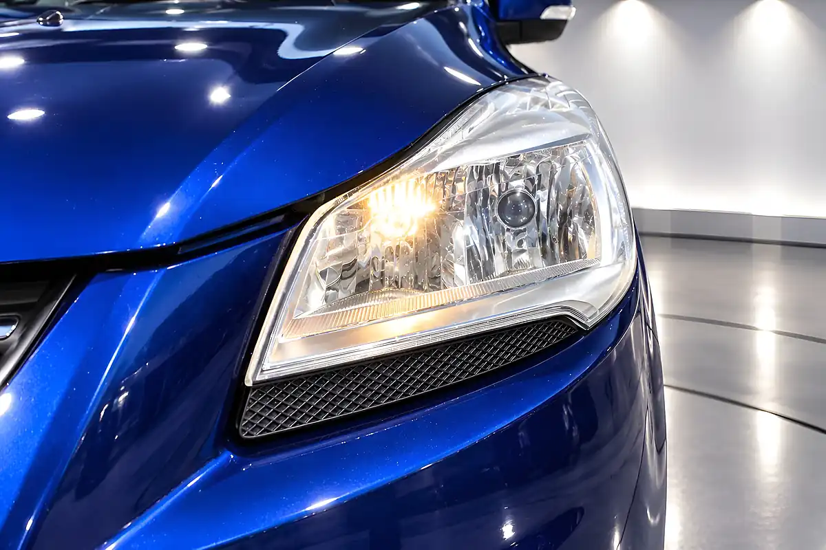 Used 2013 Ford Kuga Zetec Blue - Interior and Exterior details 5