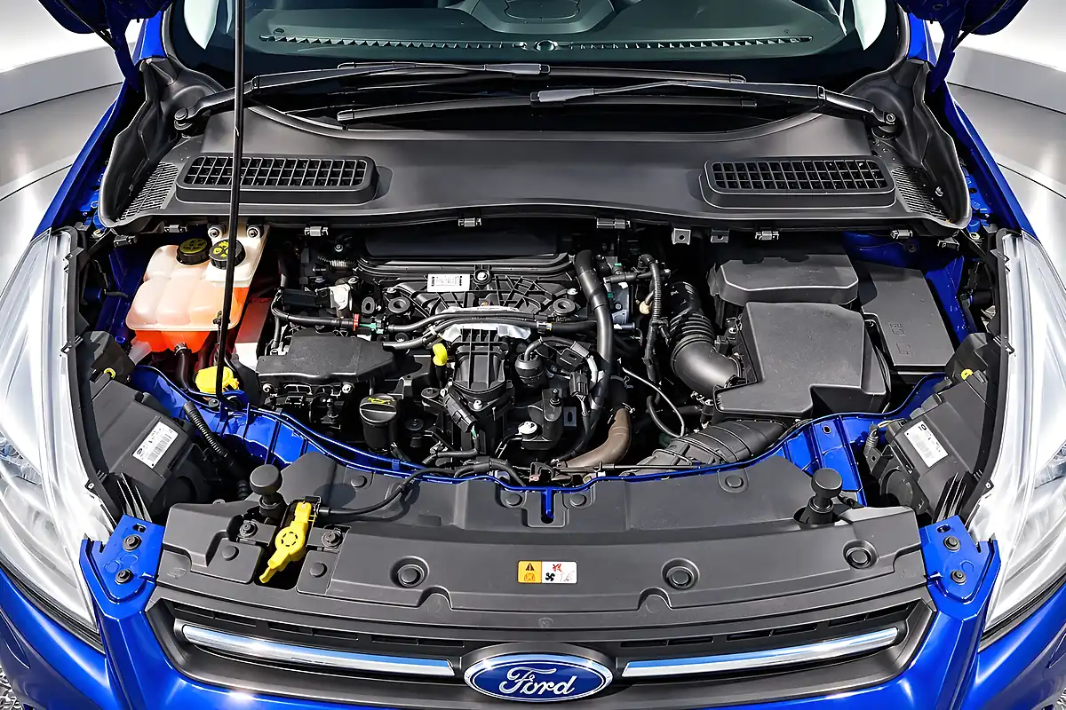 Used 2013 Ford Kuga Zetec Blue - Interior and Exterior details 6