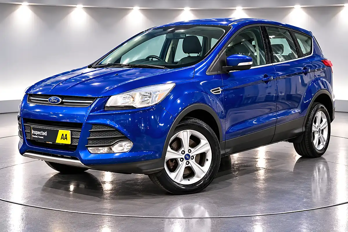 Used 2013 Ford Kuga Zetec Blue - Interior and Exterior details 7