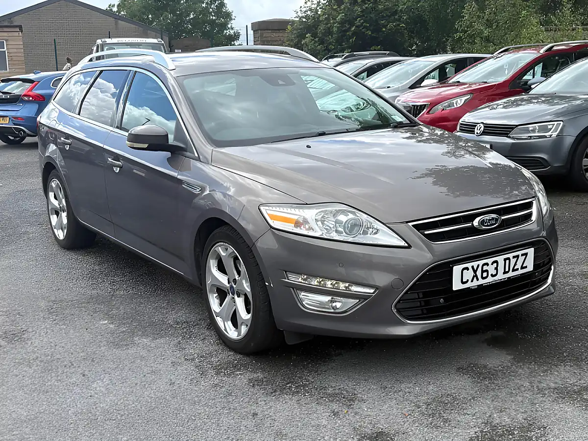 Used 2013 Ford Mondeo Titanium X Brown - Front View