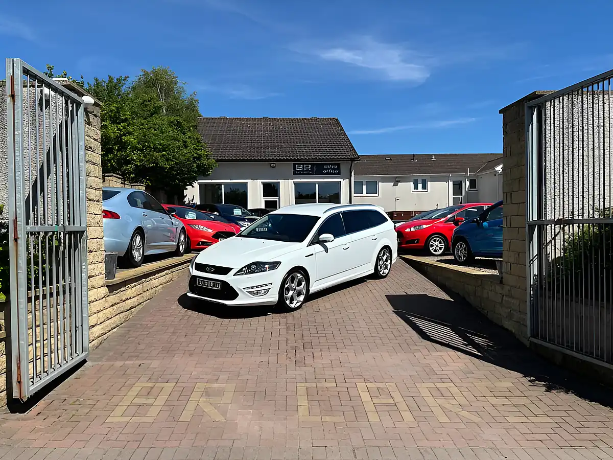 Used 2013 Ford Mondeo Titanium X Sport White - Interior and Exterior details 3