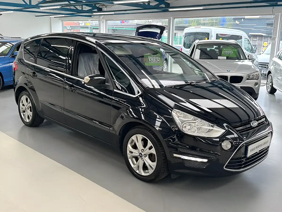 Used 2013 Ford S-Max Titanium Black - Front View
