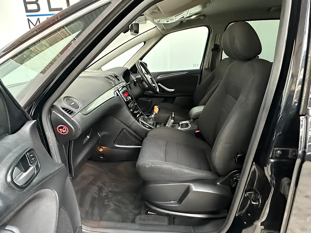 Used 2013 Ford S-Max Titanium Black - Interior and Exterior details 8