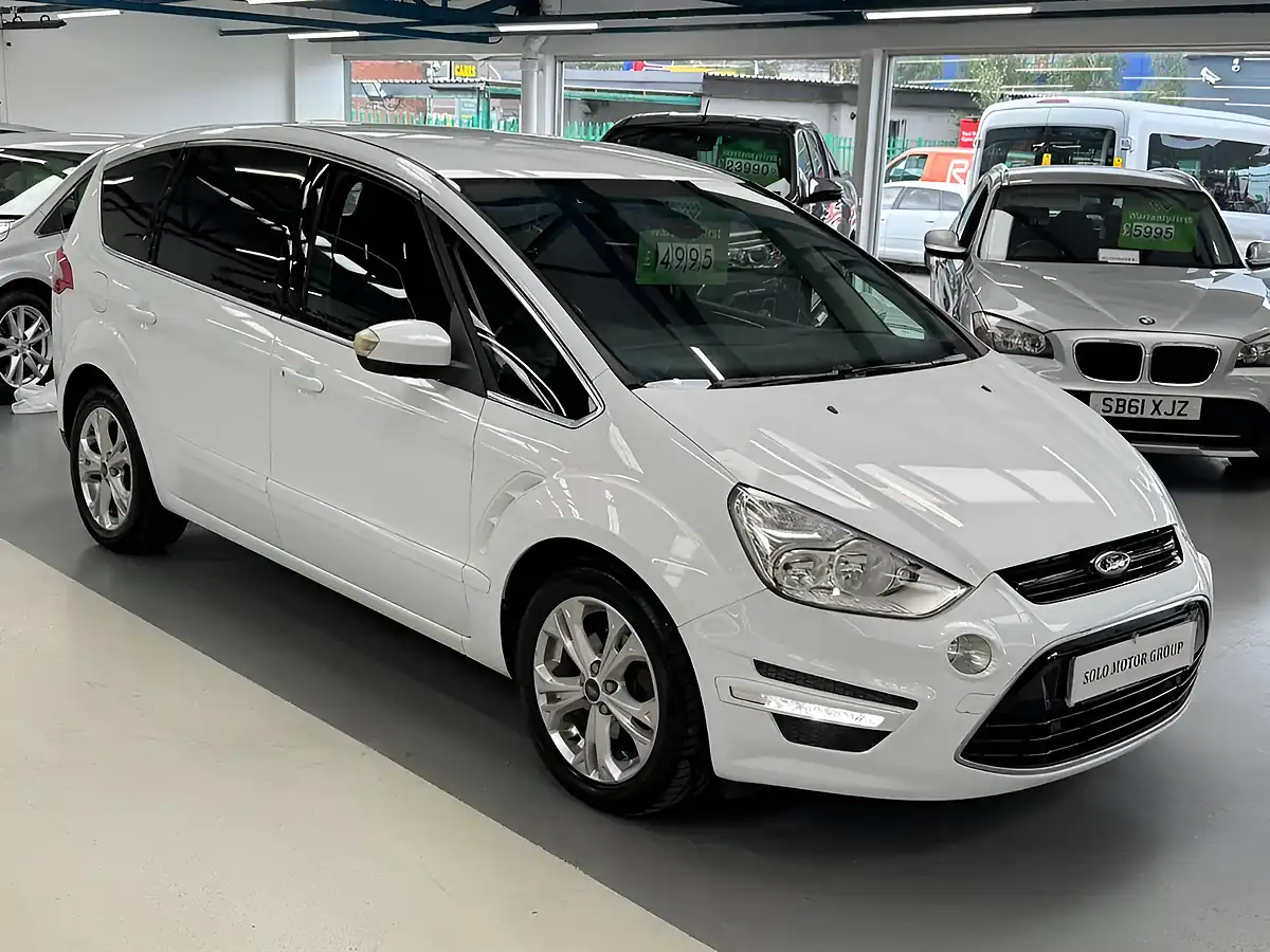 Used 2013 Ford S-Max Titanium White - Front View