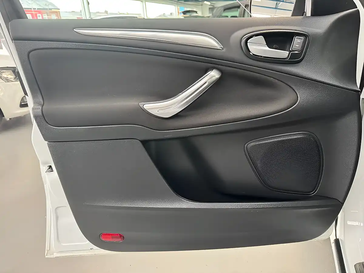Used 2013 Ford S-Max Titanium White - Interior and Exterior details 16