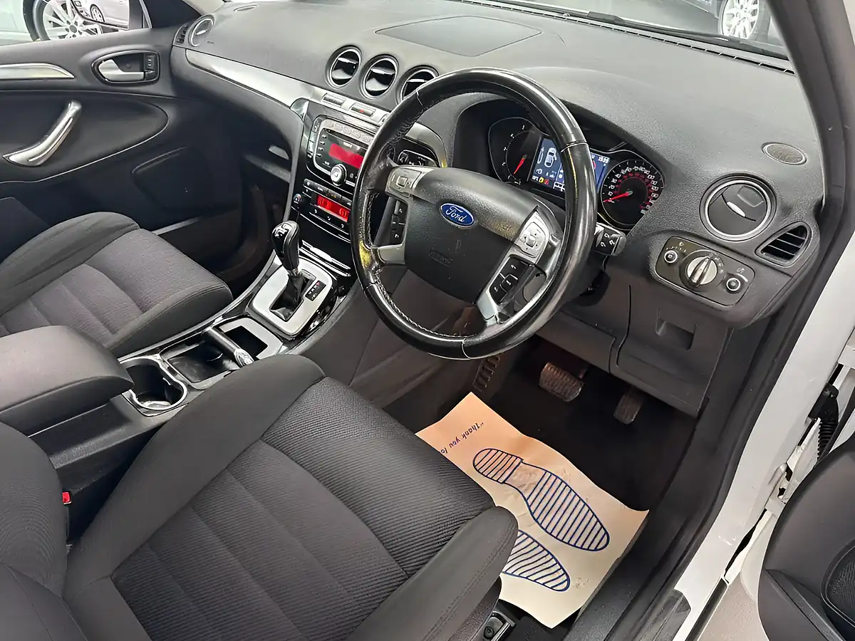 Used 2013 Ford S-Max Titanium White - Interior and Exterior details 3