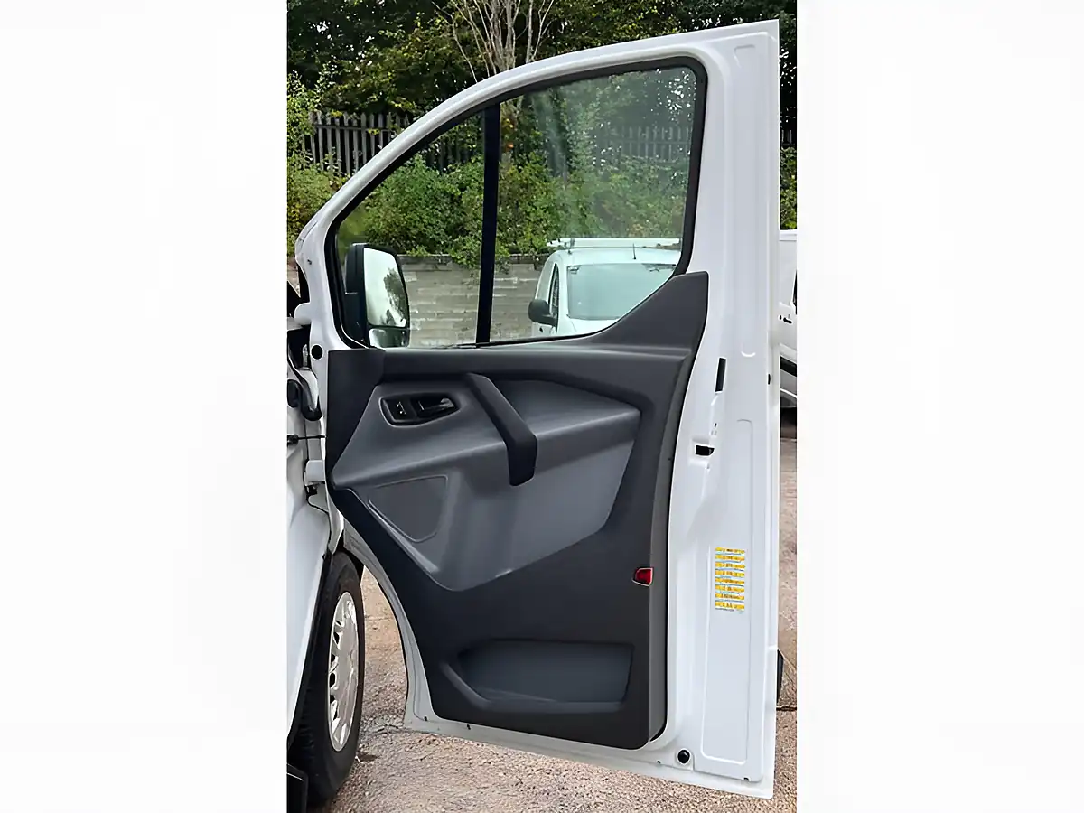 Used 2013 Ford Transit Custom 270 Panel Van L1 H2 White - Interior and Exterior details 16