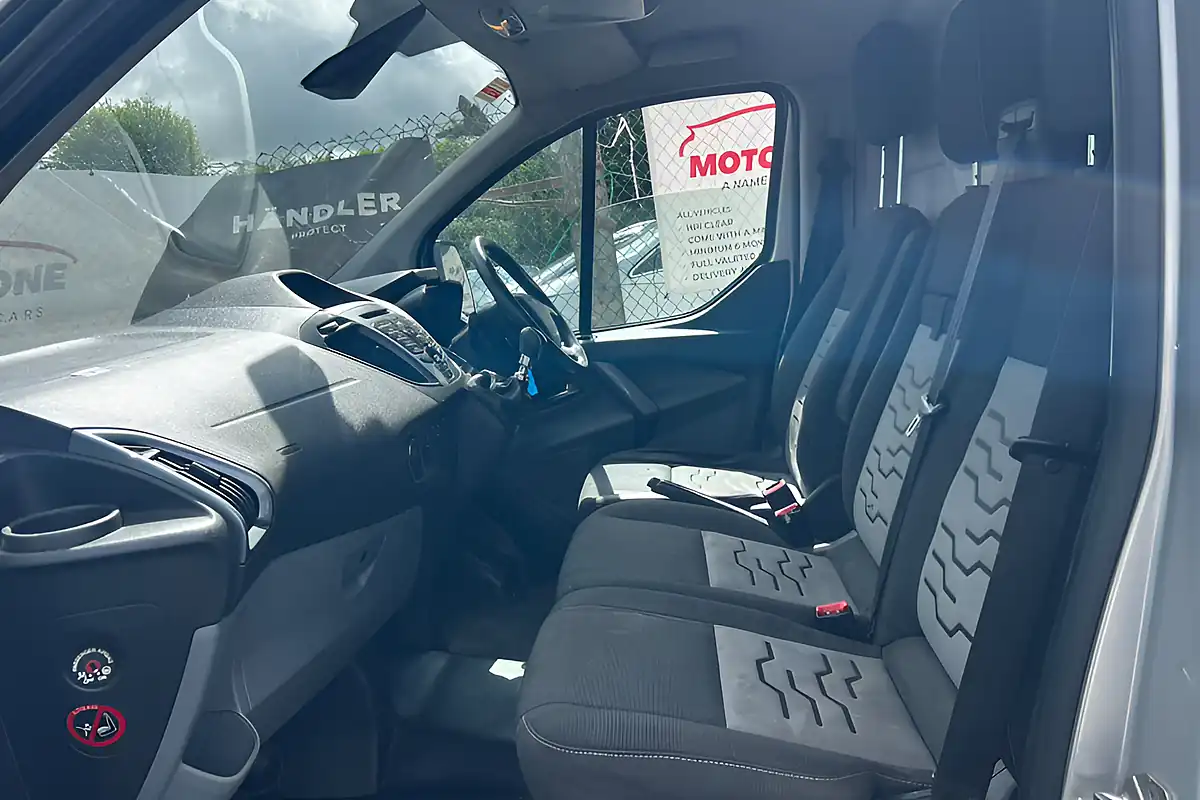 Used 2013 Ford Transit Custom Limited Silver - Interior and Exterior details 18