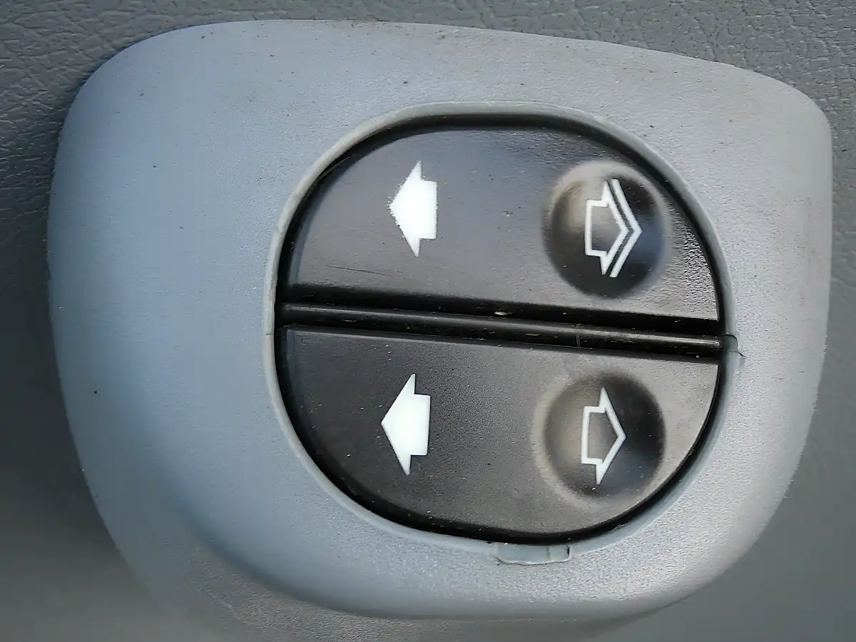 Used 2013 Ford Transit Double Cab Caged Tipper White - Interior and Exterior details 14