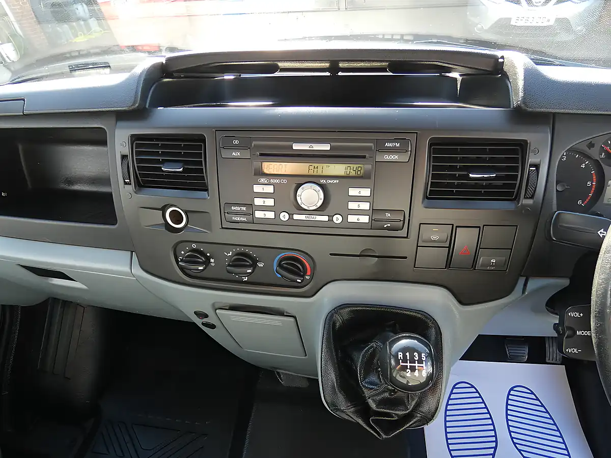 Used 2013 Ford Transit Tipper Green - Interior and Exterior details 8