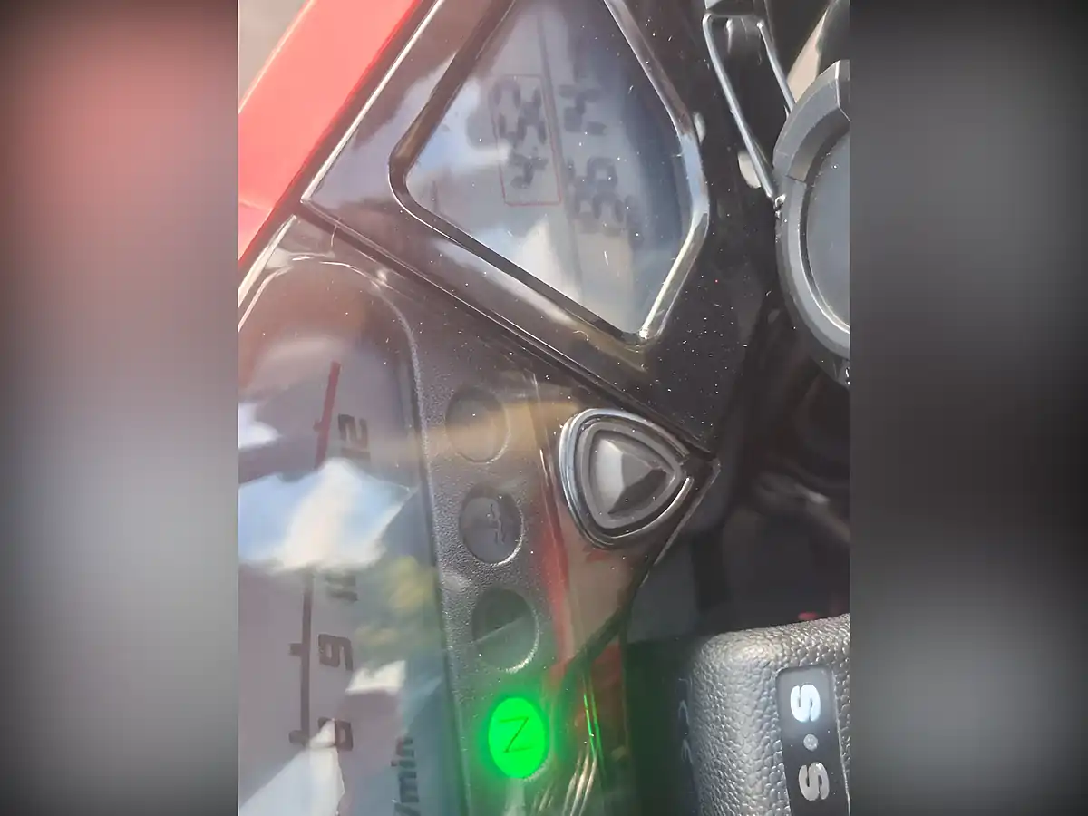 Used 2013 Honda Cb 1000R White - Interior and Exterior details 17