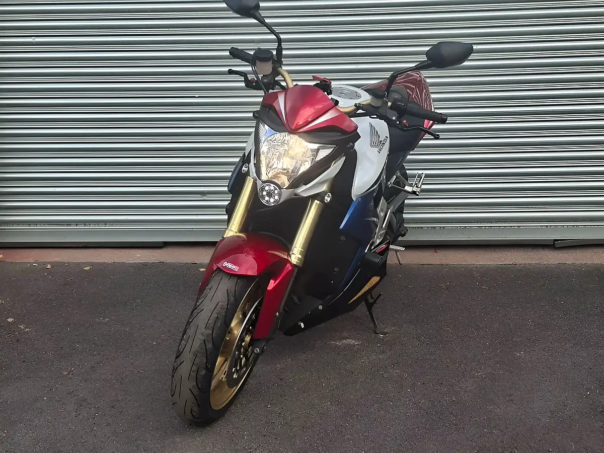 Used 2013 Honda Cb 1000R White - Interior and Exterior details 3