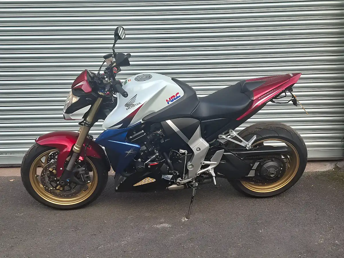 Used 2013 Honda Cb 1000R White - Interior and Exterior details 5
