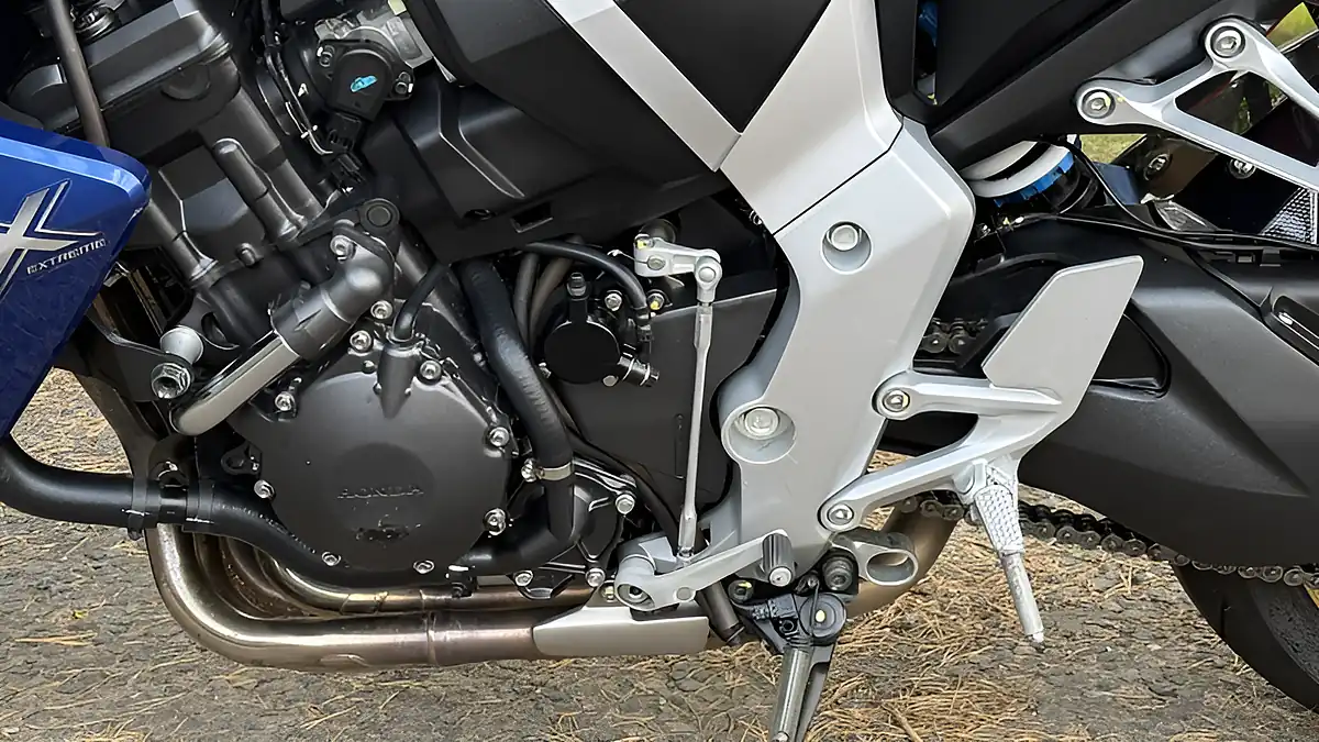 Used 2013 Honda CB1000R Ra-D White/Red/Blue - Interior and Exterior details 13