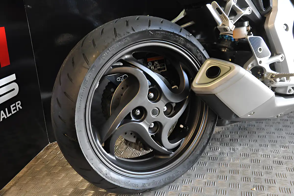 Used 2013 Honda CB1000R White - Interior and Exterior details 18