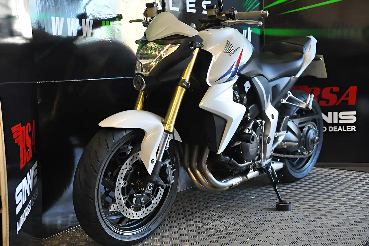Used 2013 Honda CB1000R White - Interior and Exterior details 3