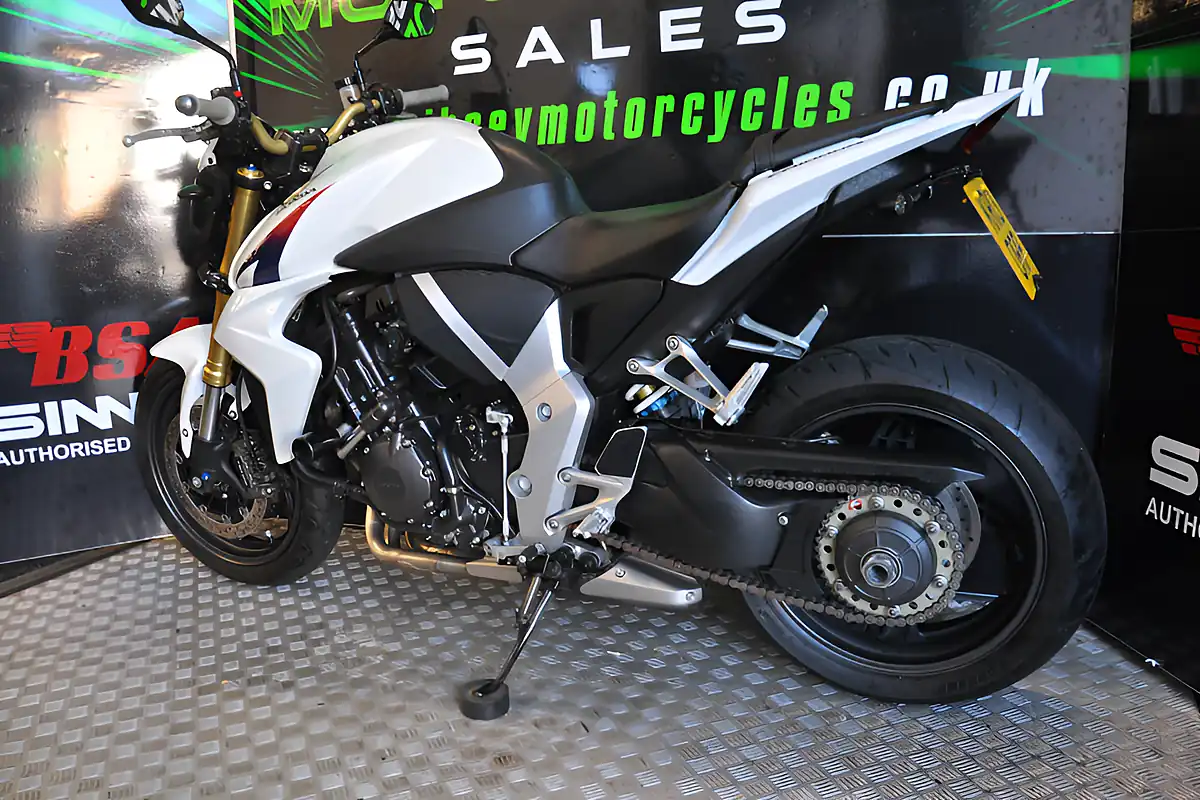 Used 2013 Honda CB1000R White - Interior and Exterior details 5