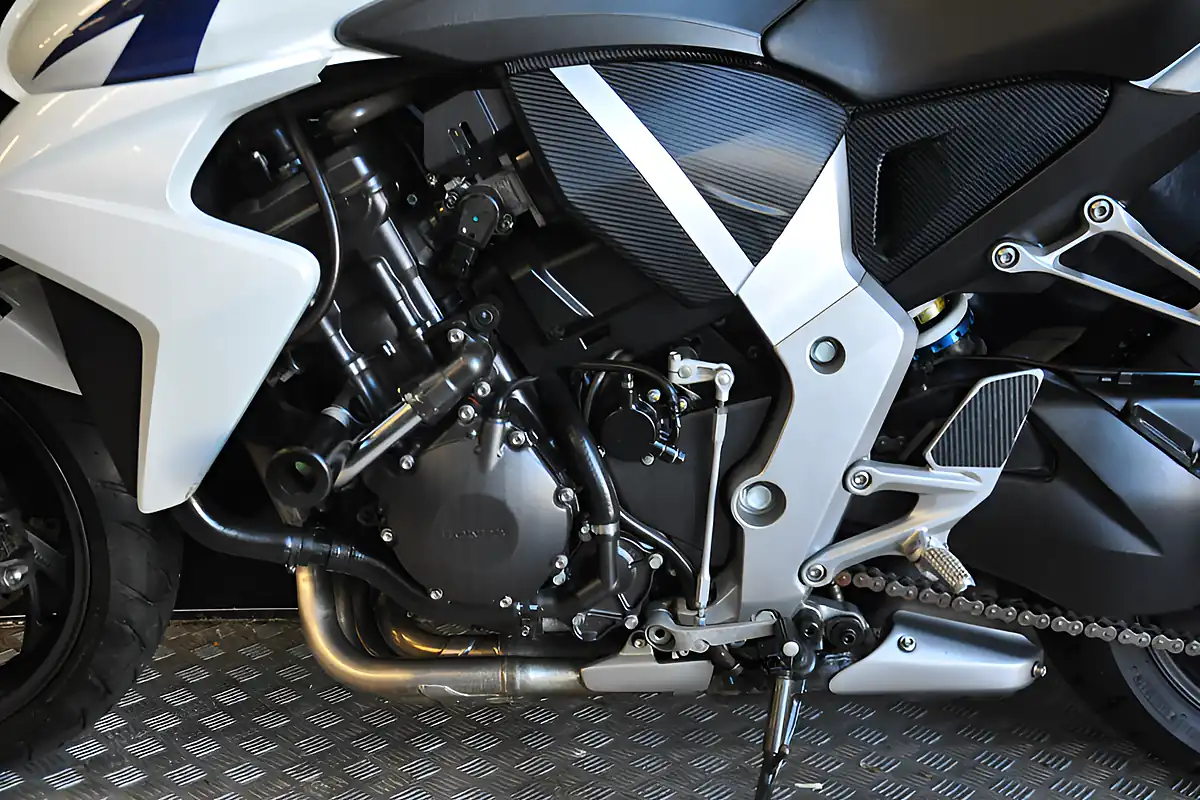 Used 2013 Honda CB1000R White - Interior and Exterior details 7