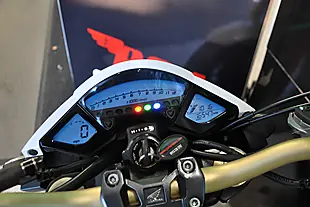 Used 2013 Honda CB1000R White - Interior and Exterior details 8