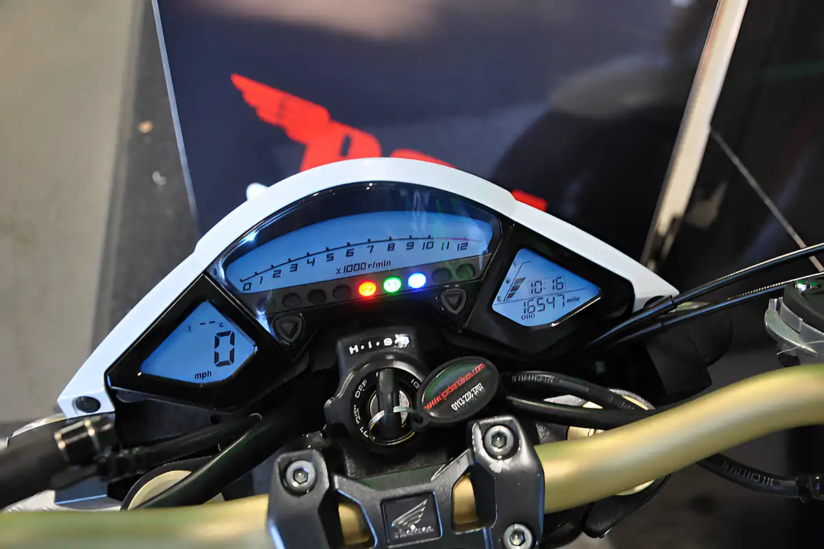 Used 2013 Honda CB1000R White - Interior and Exterior details 8