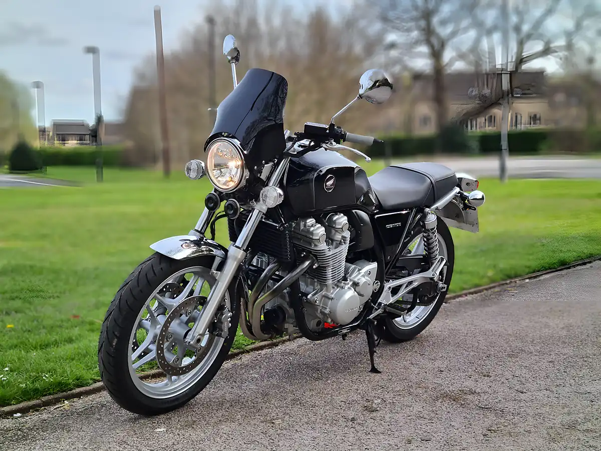 Used 2013 Honda CB1100 Black - Interior and Exterior details 9