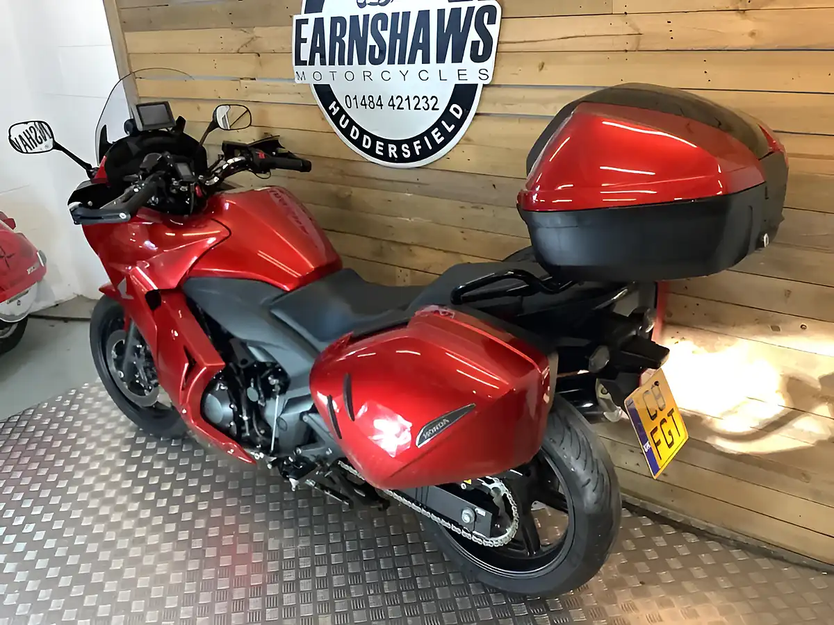 Used 2013 Honda Cbf GT Red - Interior and Exterior details 6