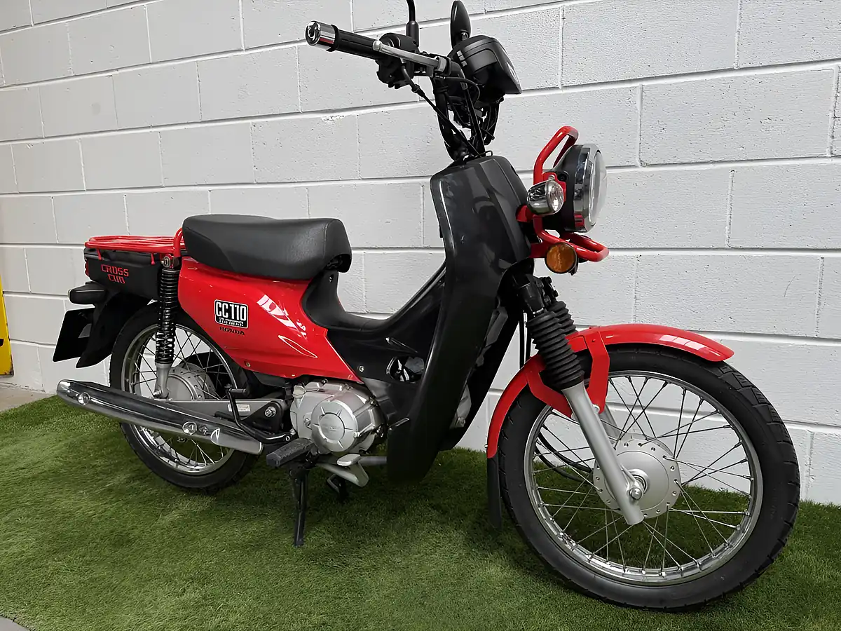 Used 2013 Honda CC110 Red - Interior and Exterior details 3