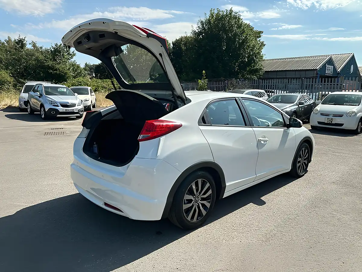 Used 2013 Honda Civic Se-T White - Interior and Exterior details 12
