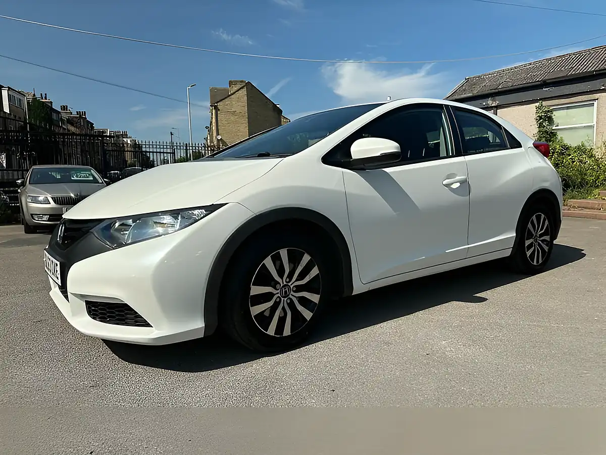 Used 2013 Honda Civic Se-T White - Interior and Exterior details 5