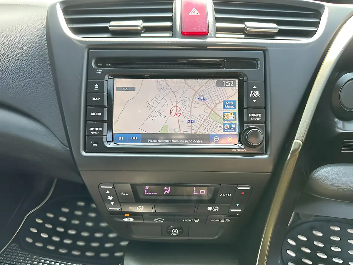 Used 2013 Honda Civic Se-T White - Interior and Exterior details 7