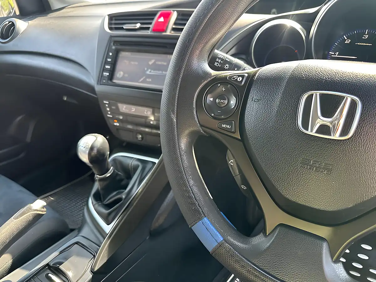 Used 2013 Honda Civic Se-T White - Interior and Exterior details 8
